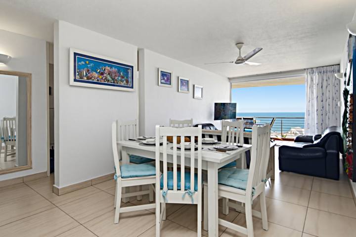 Chakas Cove 94 Dining room
